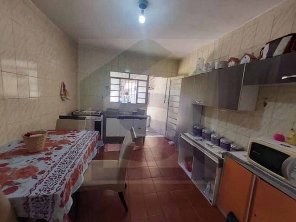 Casa à venda com 3 quartos, 80m² - Foto 1