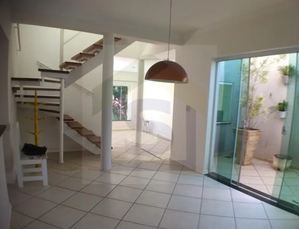 Casa, 3 quartos, 250 m² - Foto 2