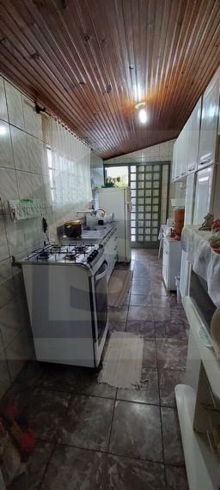 Casa à venda com 2 quartos, 82m² - Foto 3