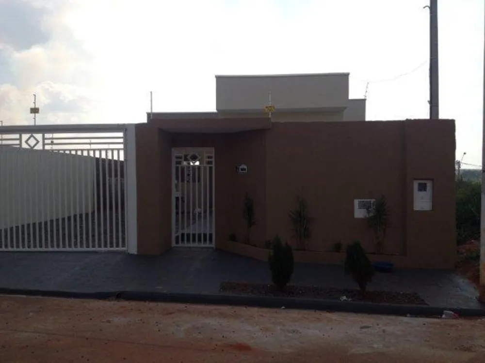 Casa, 2 quartos, 200 m² - Foto 1