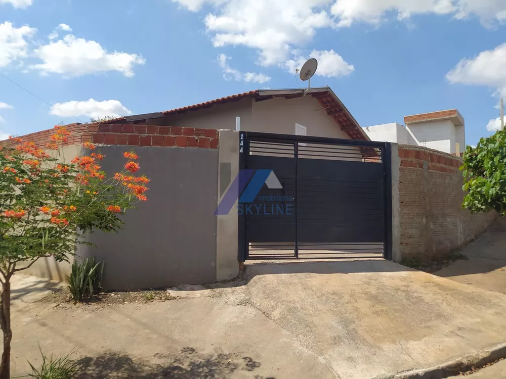 Casa à venda com 2 quartos, 54m² - Foto 1