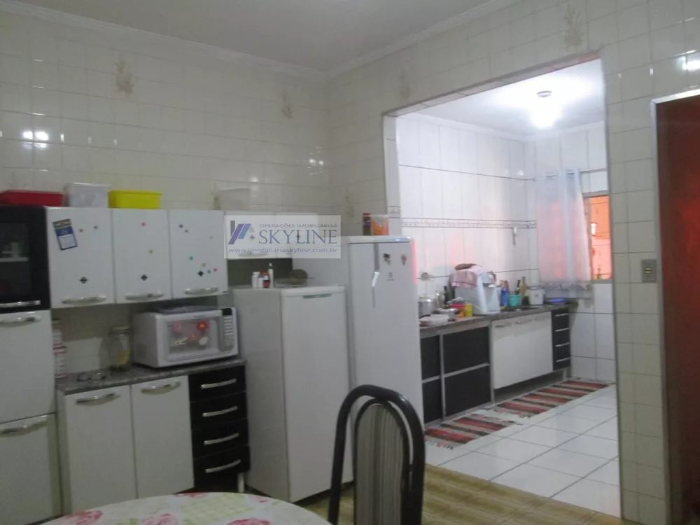 Casa à venda com 3 quartos, 250m² - Foto 4