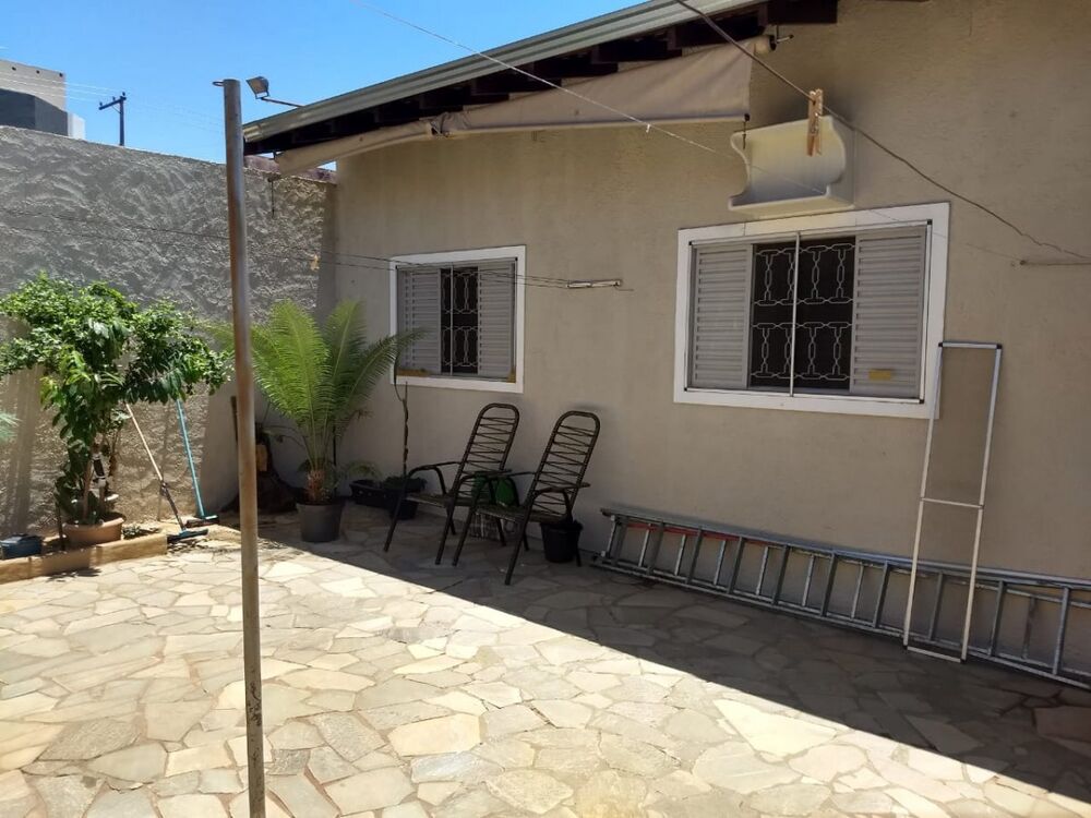 Casa à venda com 3 quartos, 147m² - Foto 1