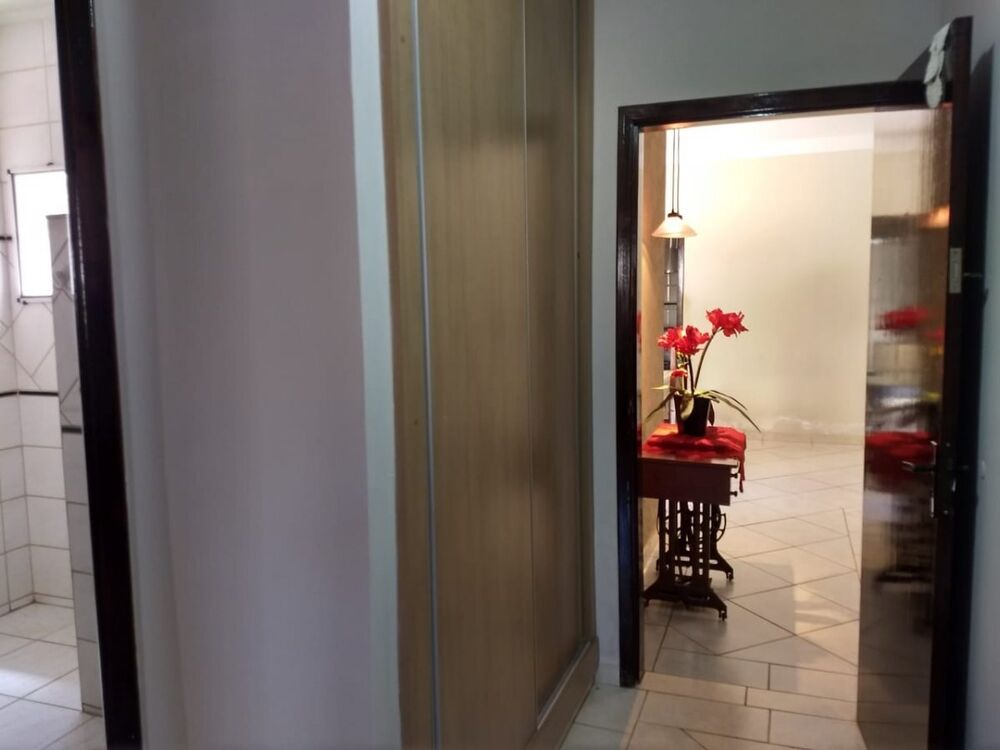Casa à venda com 3 quartos, 147m² - Foto 2