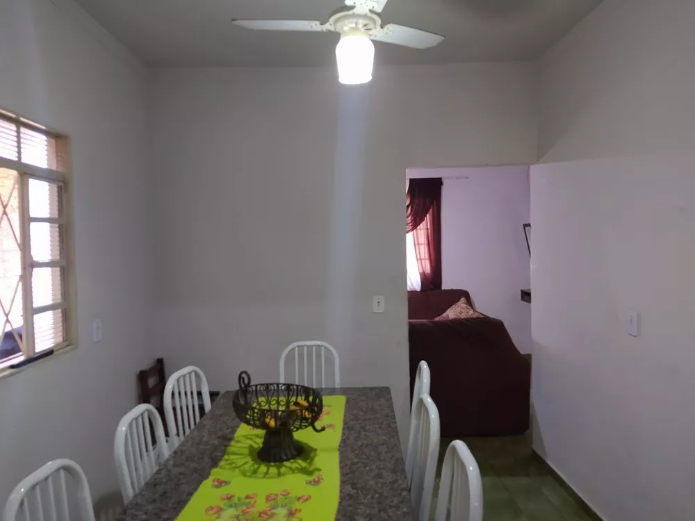 Casa à venda com 3 quartos, 200m² - Foto 3