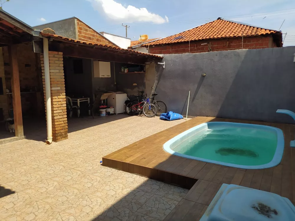 Casa à venda com 3 quartos, 120m² - Foto 1