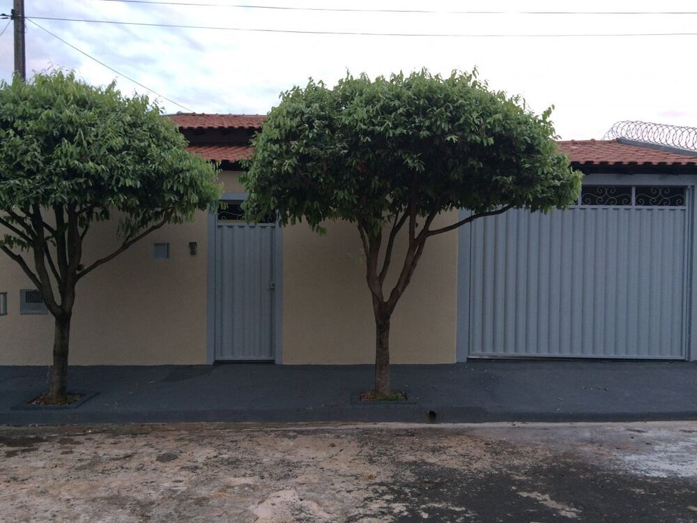 Casa, 2 quartos, 200 m² - Foto 1