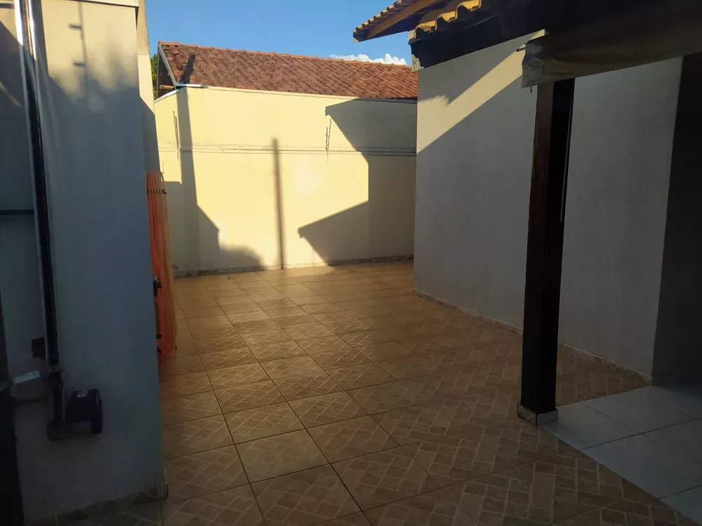 Casa à venda com 2 quartos, 80m² - Foto 3