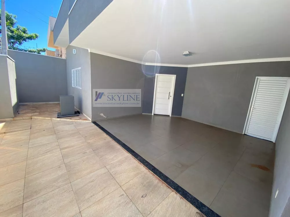 Casa à venda com 3 quartos, 200m² - Foto 1