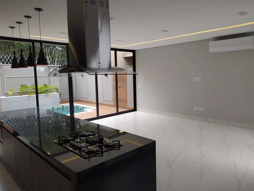 Casa à venda com 3 quartos, 230m² - Foto 8