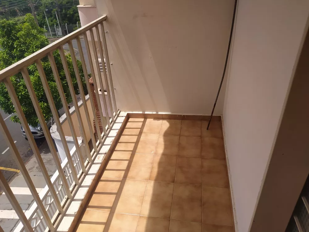 Apartamento à venda com 3 quartos, 100m² - Foto 2