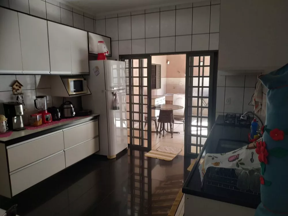 Casa à venda com 3 quartos, 135m² - Foto 14