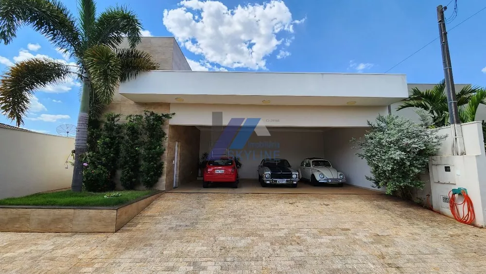 Casa à venda com 3 quartos, 336m² - Foto 1