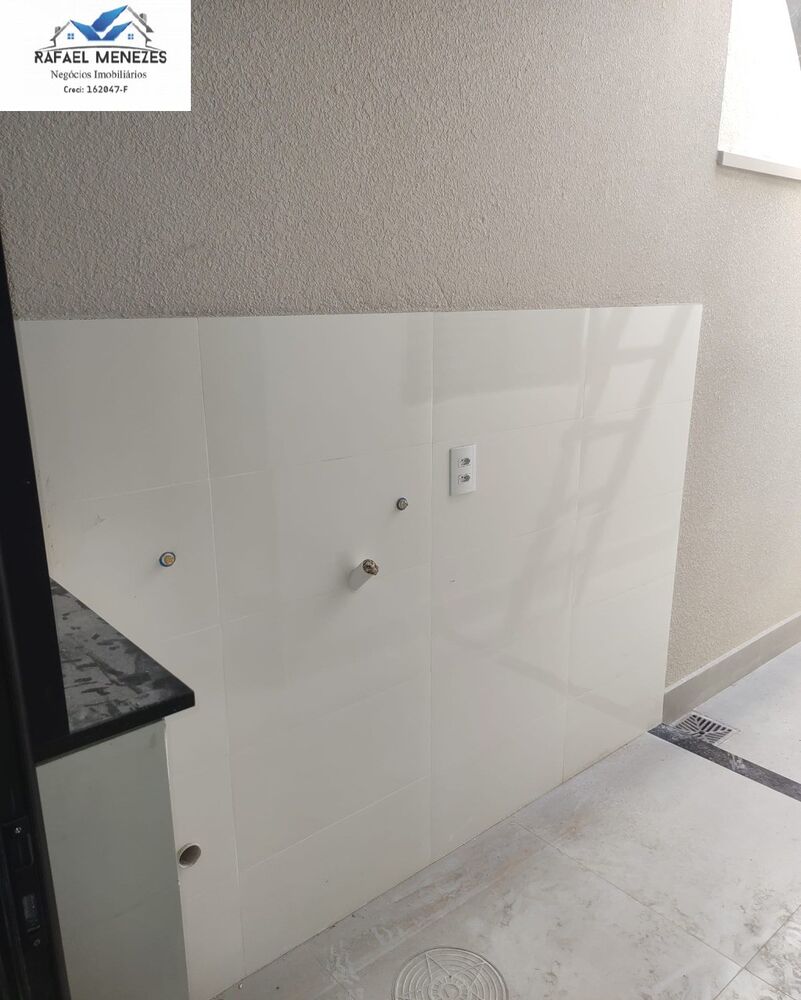 Casa à venda com 3 quartos, 90m² - Foto 3
