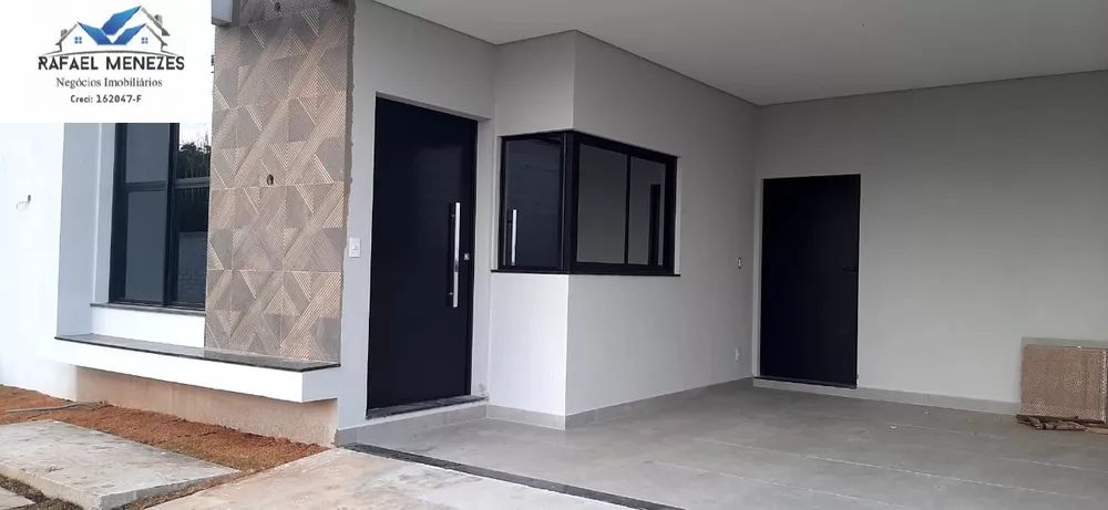 Casa à venda com 3 quartos, 210m² - Foto 2