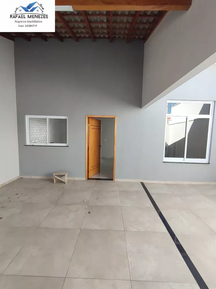 Casa à venda com 3 quartos, 112m² - Foto 1