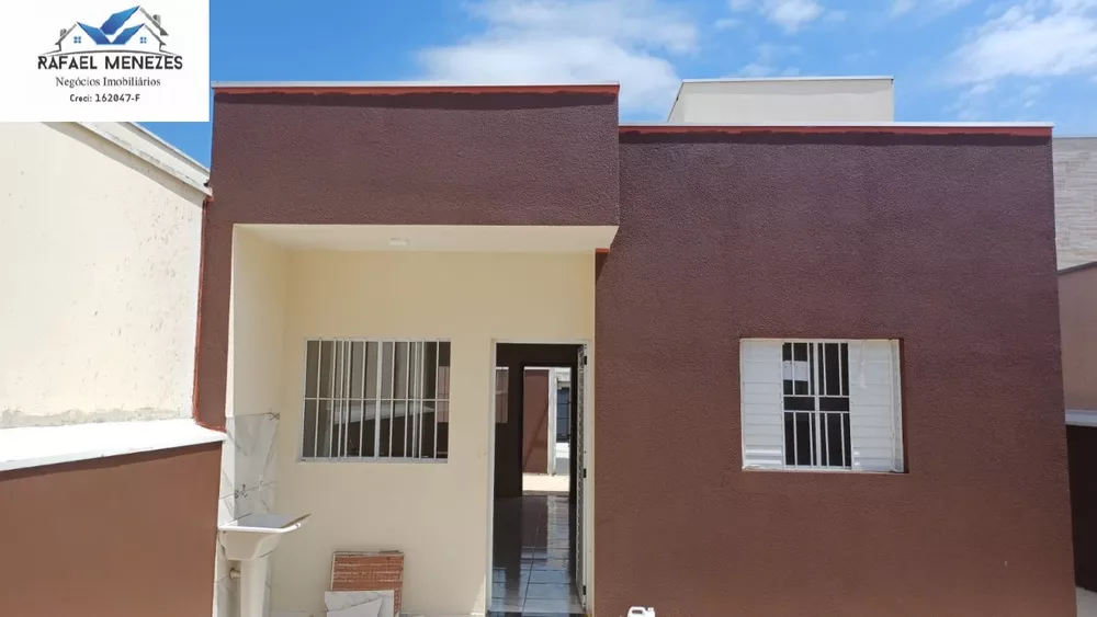 Casa à venda com 2 quartos, 60m² - Foto 1