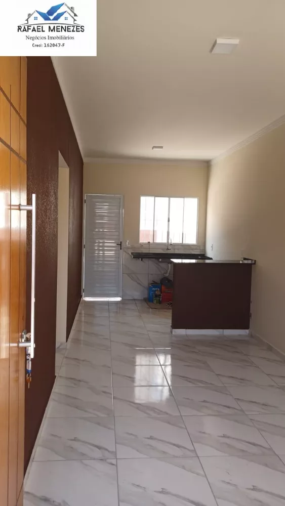 Casa à venda com 2 quartos, 60m² - Foto 2