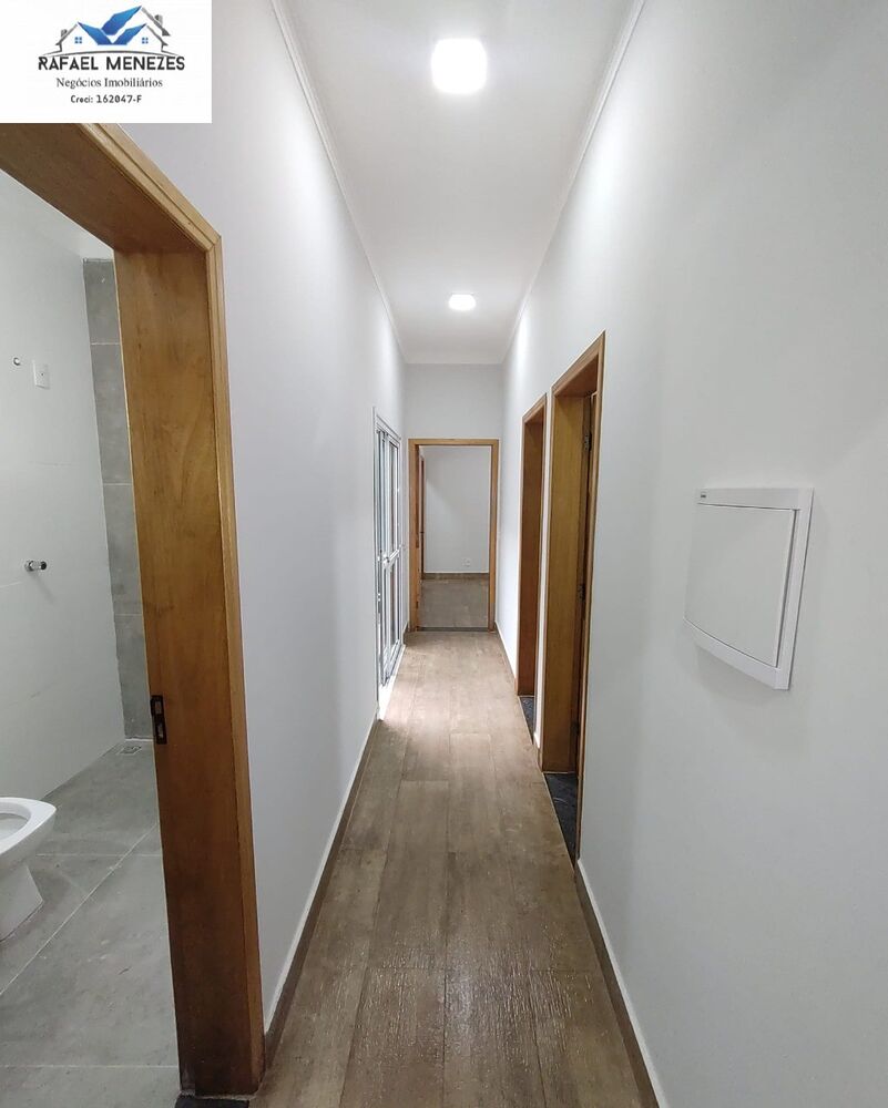 Casa à venda com 3 quartos, 130m² - Foto 1