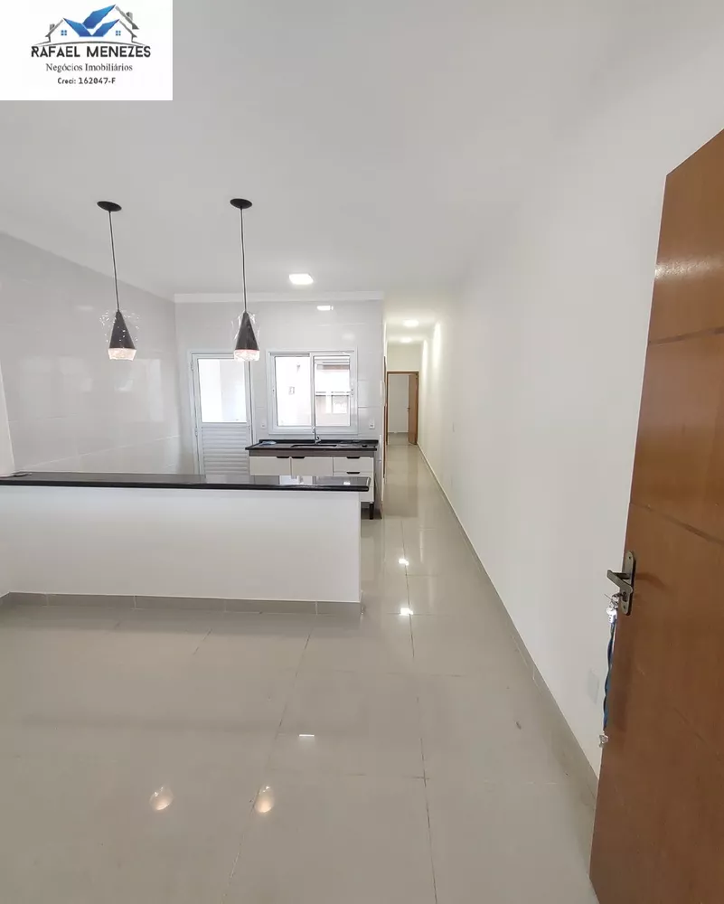 Casa à venda com 2 quartos, 60m² - Foto 2