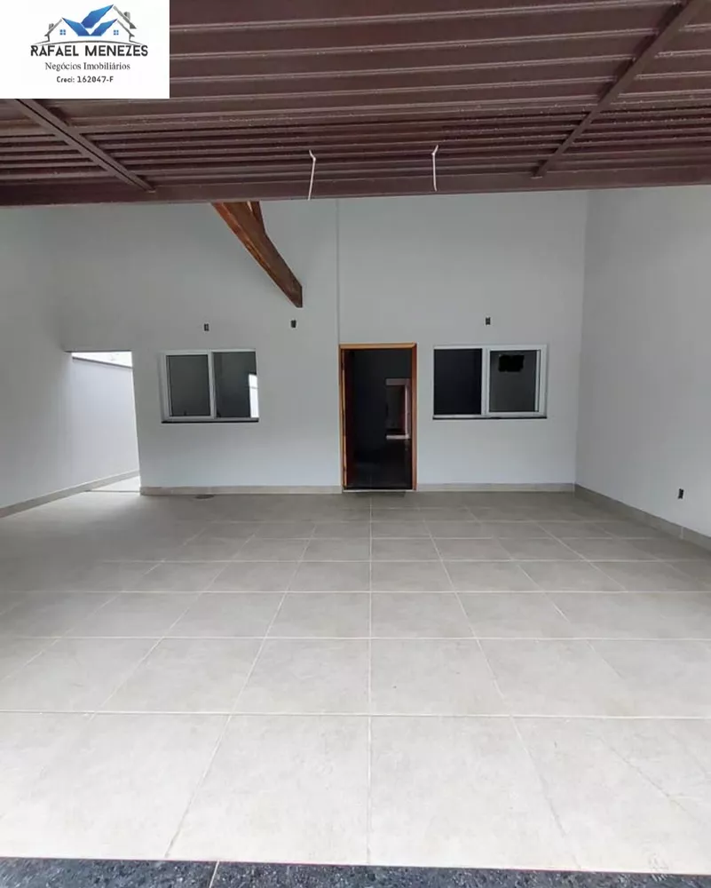 Casa à venda com 3 quartos, 130m² - Foto 1