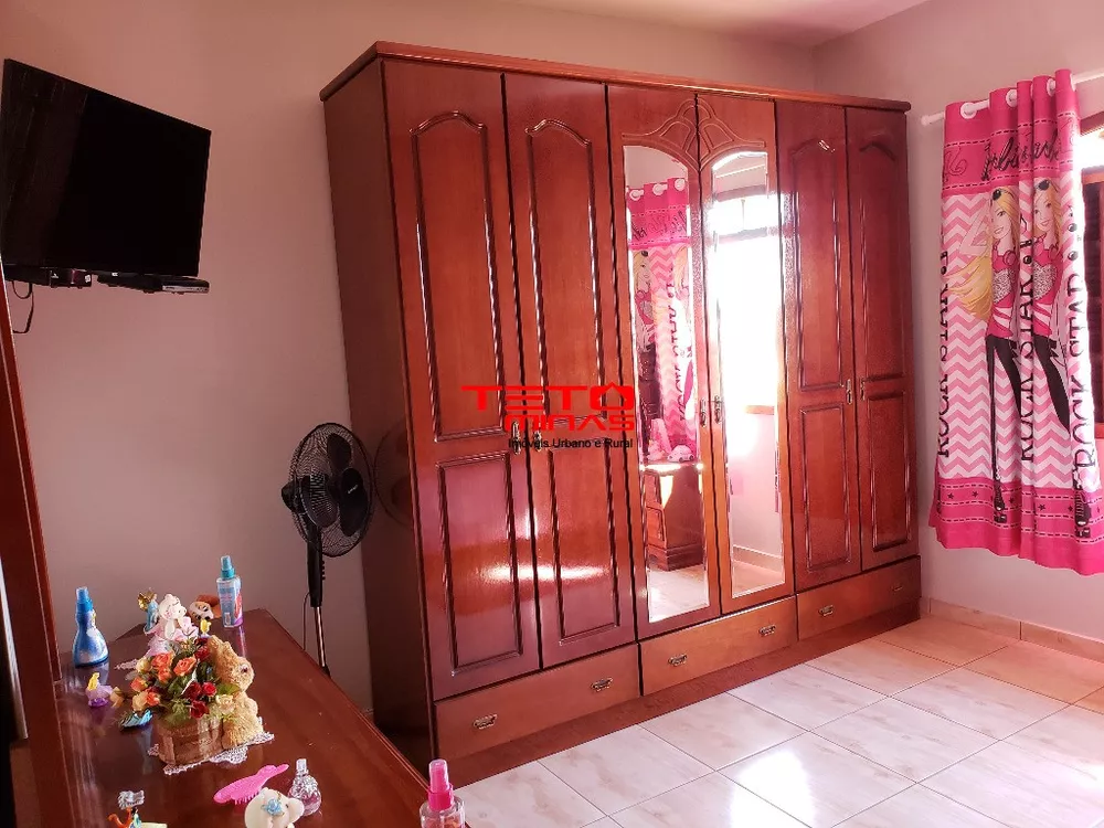 Casa, 4 quartos, 310 m² - Foto 1