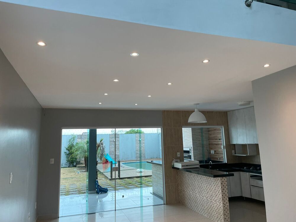 Casa à venda com 3 quartos, 180m² - Foto 2