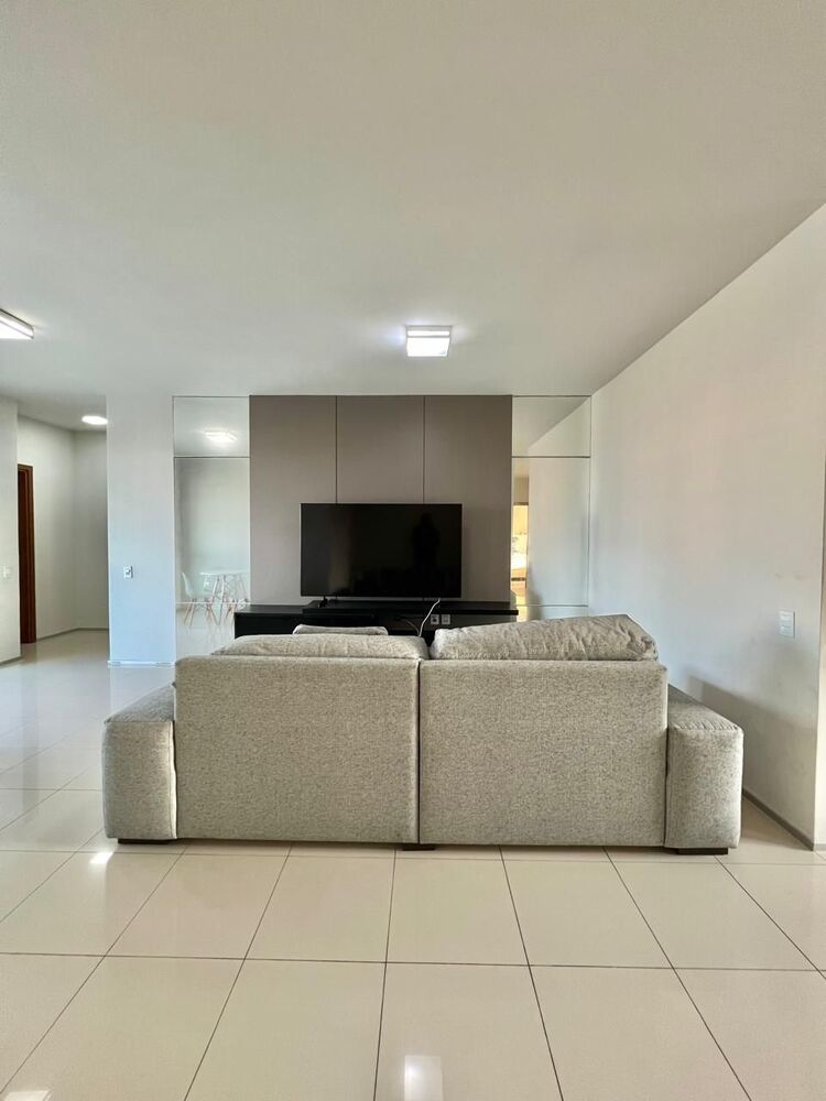 Apartamento à venda com 1 quarto, 154m² - Foto 2
