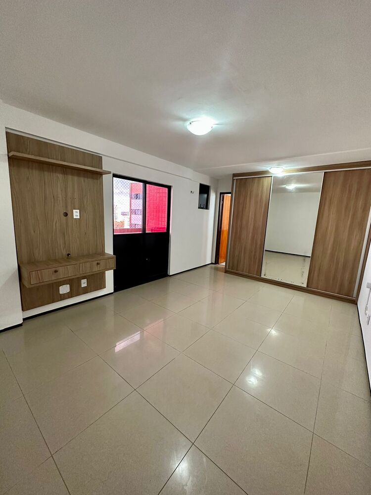 Apartamento à venda com 4 quartos, 205m² - Foto 1