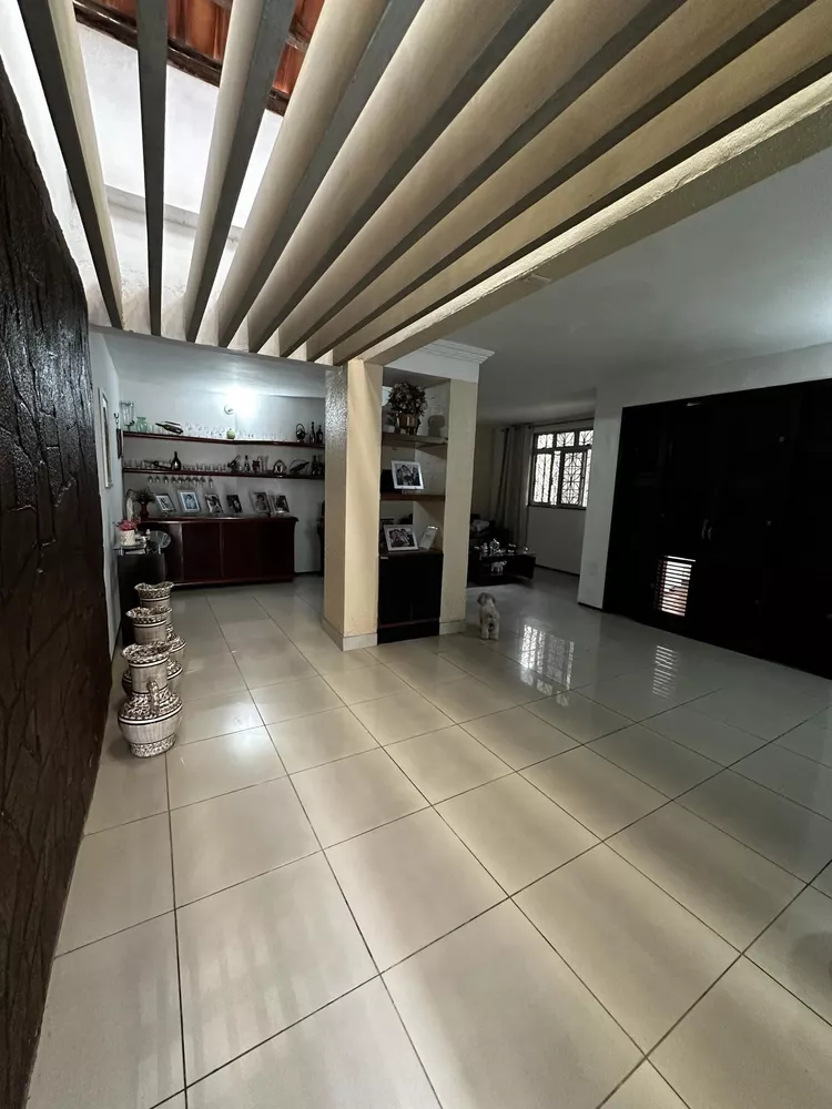 Casa, 5 quartos, 229 m² - Foto 1
