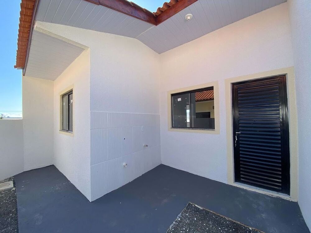 Casa à venda com 3 quartos, 65m² - Foto 1