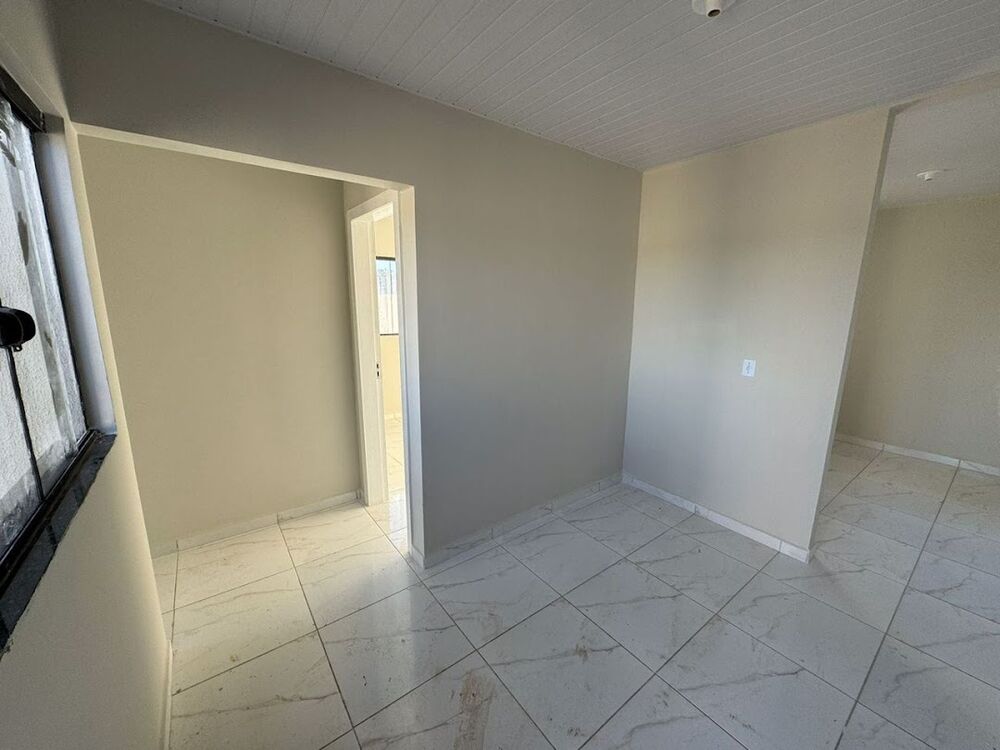 Casa à venda com 2 quartos, 48m² - Foto 4