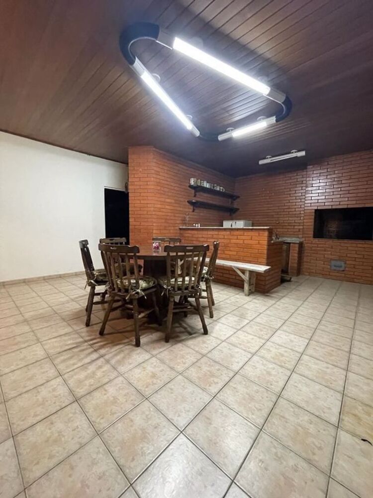 Casa à venda com 4 quartos, 300m² - Foto 8
