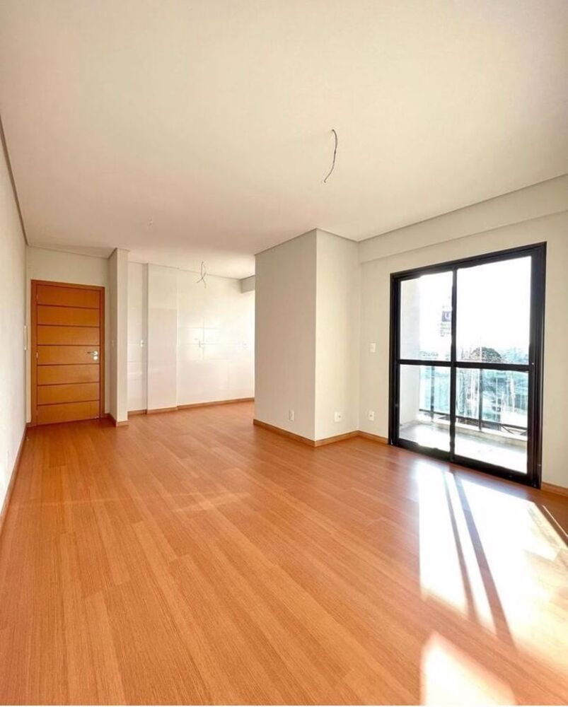 Apartamento à venda com 3 quartos, 143m² - Foto 3