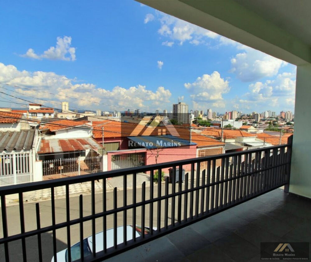 Casa à venda com 3 quartos, 244m² - Foto 2