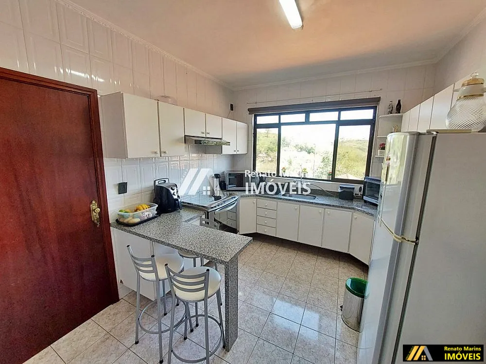 Casa, 3 quartos, 215 m² - Foto 2