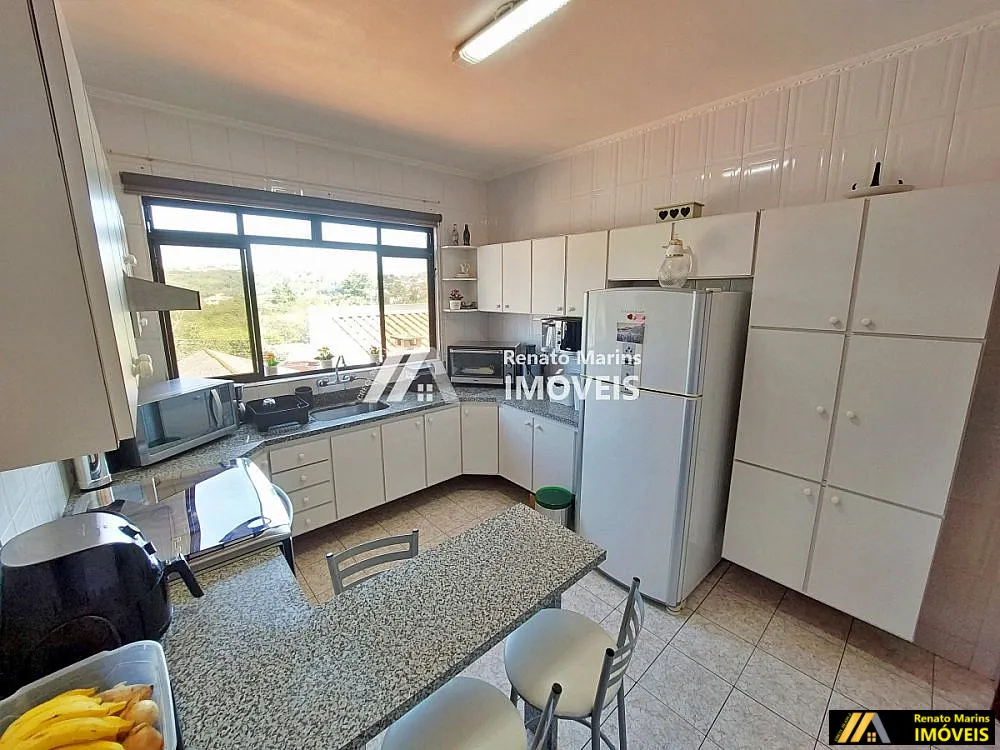 Casa, 3 quartos, 215 m² - Foto 1