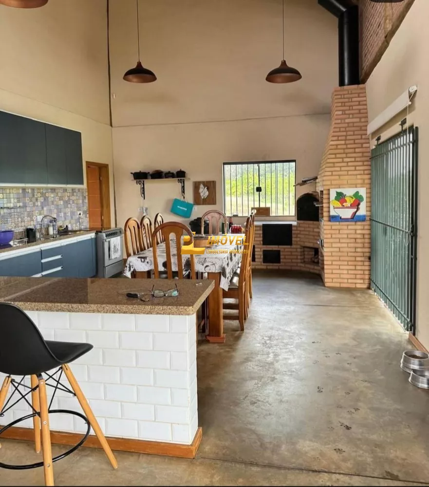 Sítio, 3 quartos, 33000 m² - Foto 1