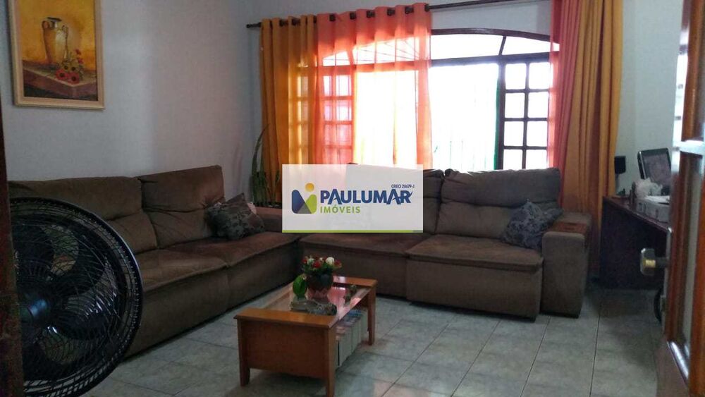 Casa à venda com 4 quartos, 220m² - Foto 2