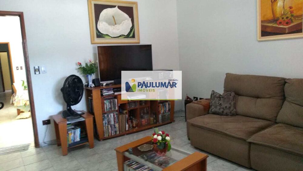 Casa à venda com 4 quartos, 220m² - Foto 3