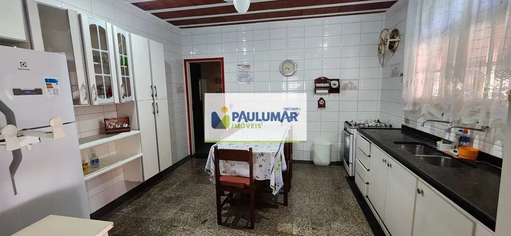 Casa, 5 quartos, 260 m² - Foto 4