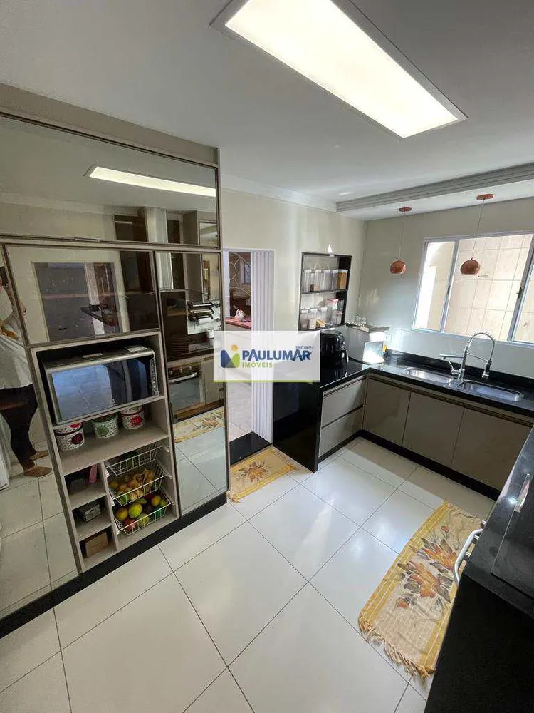 Sobrado, 8 quartos, 450 m² - Foto 3