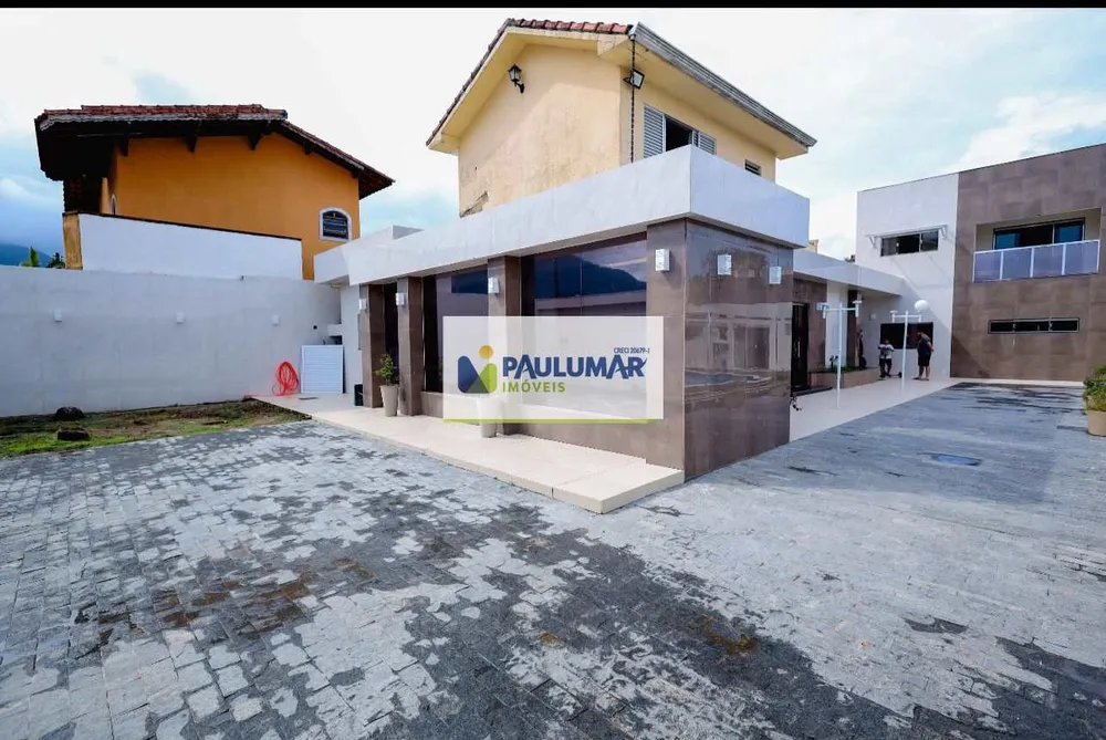 Sobrado, 8 quartos, 450 m² - Foto 1
