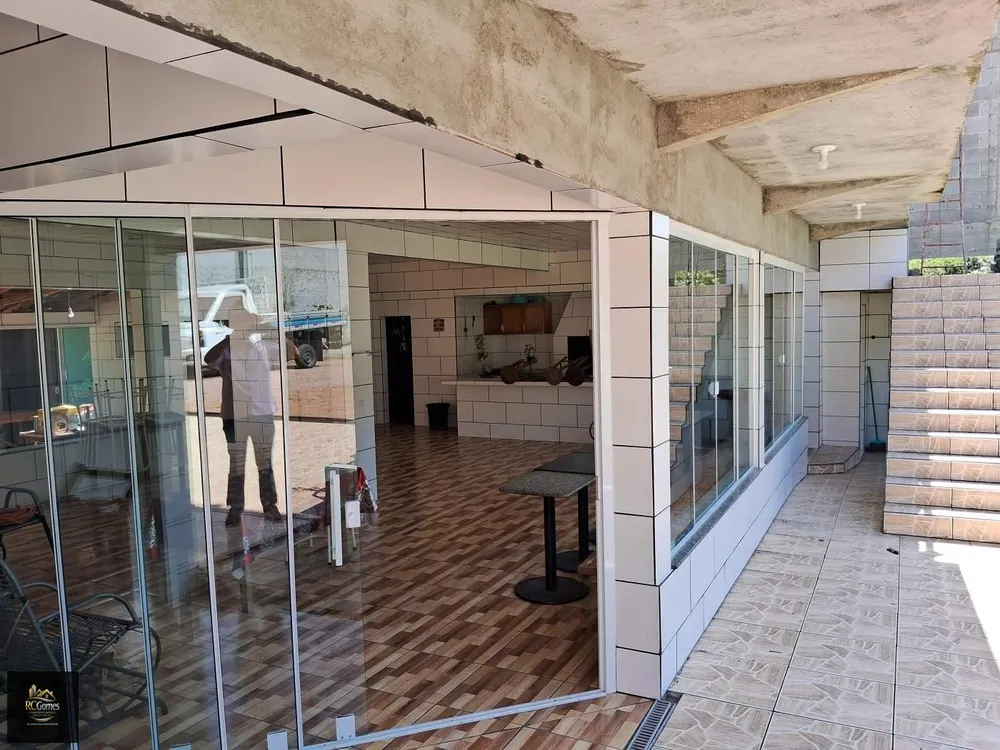 Chácara, 3 quartos, 2395 m² - Foto 1