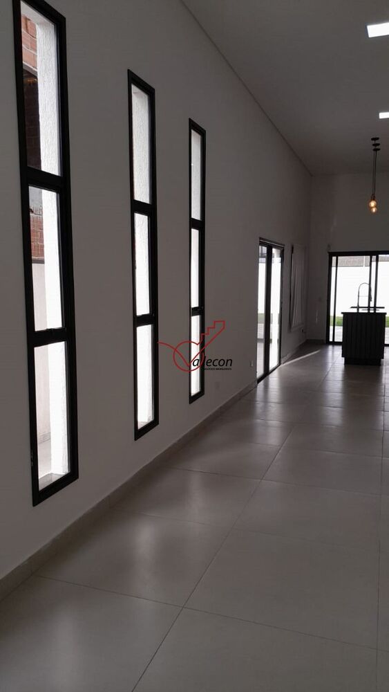 Casa à venda com 3 quartos, 300m² - Foto 8