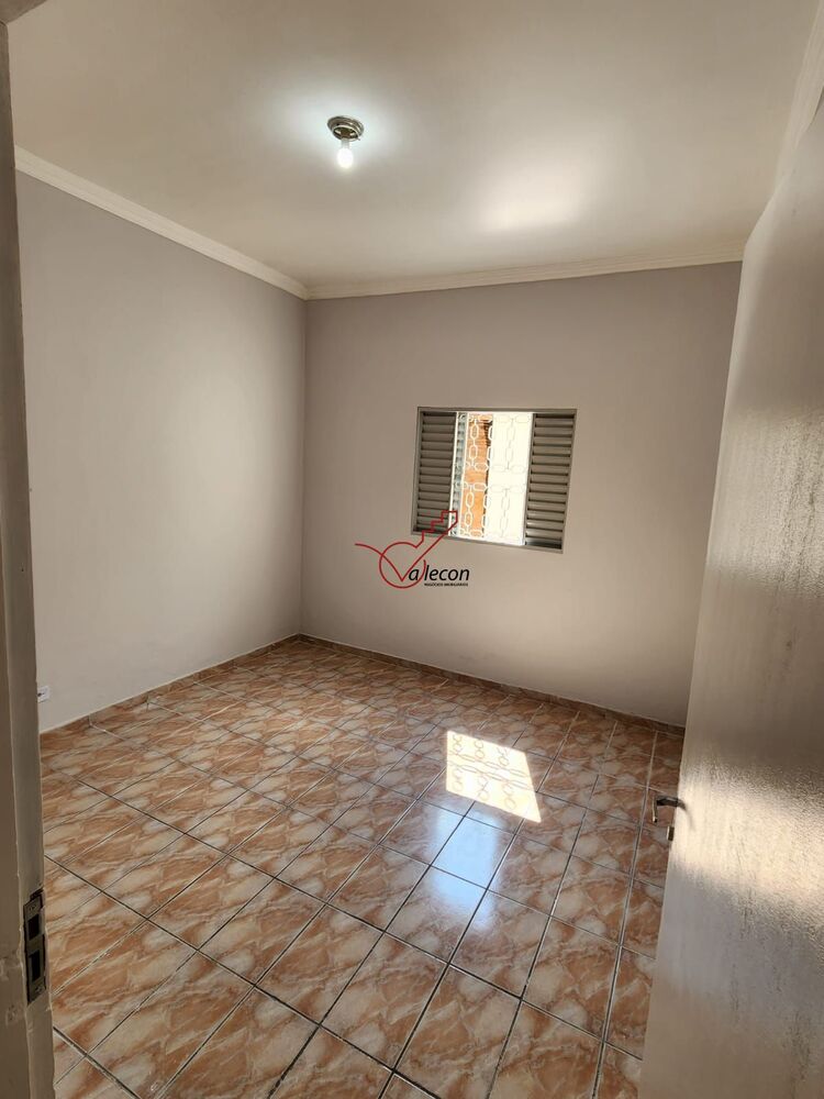 Casa à venda com 2 quartos, 105m² - Foto 1