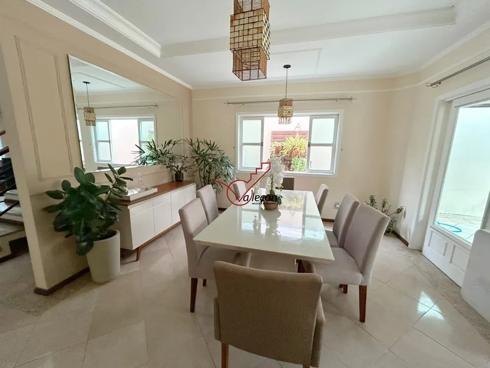 Casa, 5 quartos, 242 m² - Foto 2