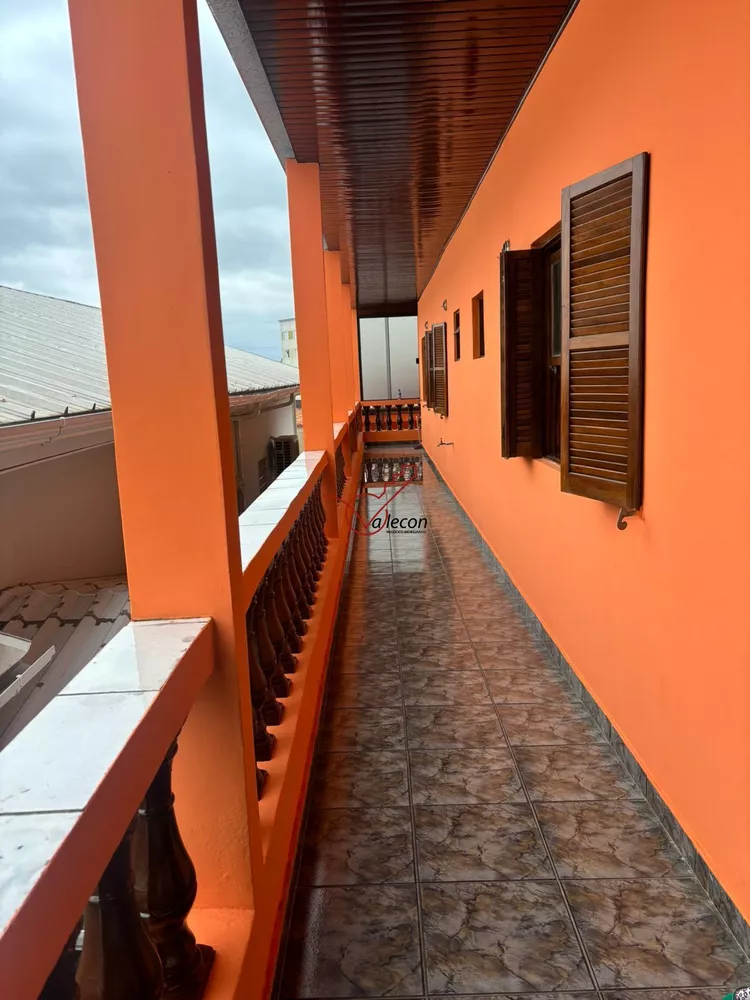 Sobrado à venda com 4 quartos, 250m² - Foto 4