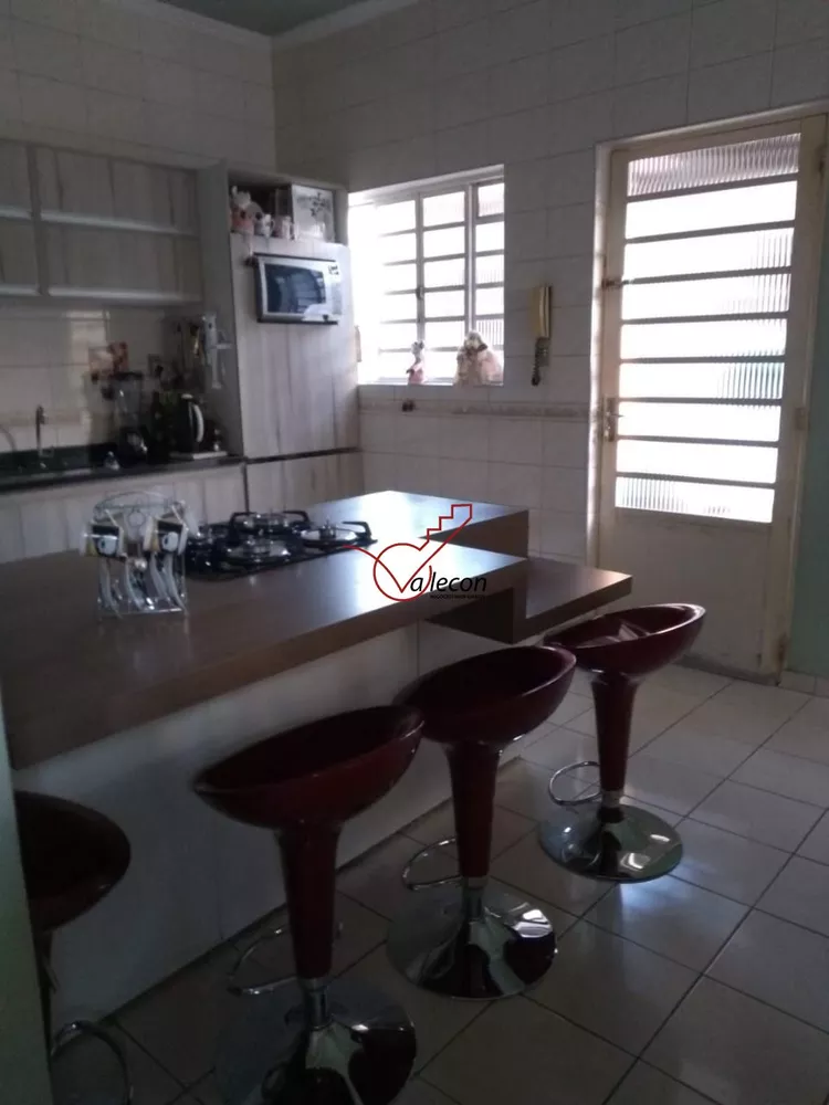Sobrado, 3 quartos, 196 m² - Foto 2
