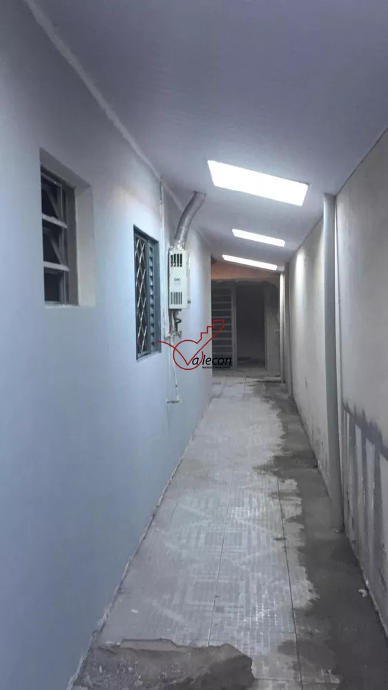 Casa à venda com 2 quartos, 100m² - Foto 1